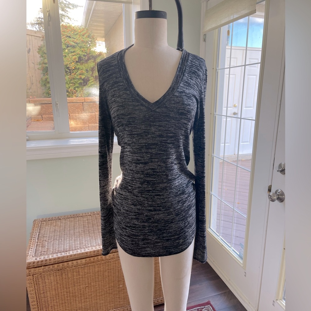 Wilfred vneck long sleeve W/ open back